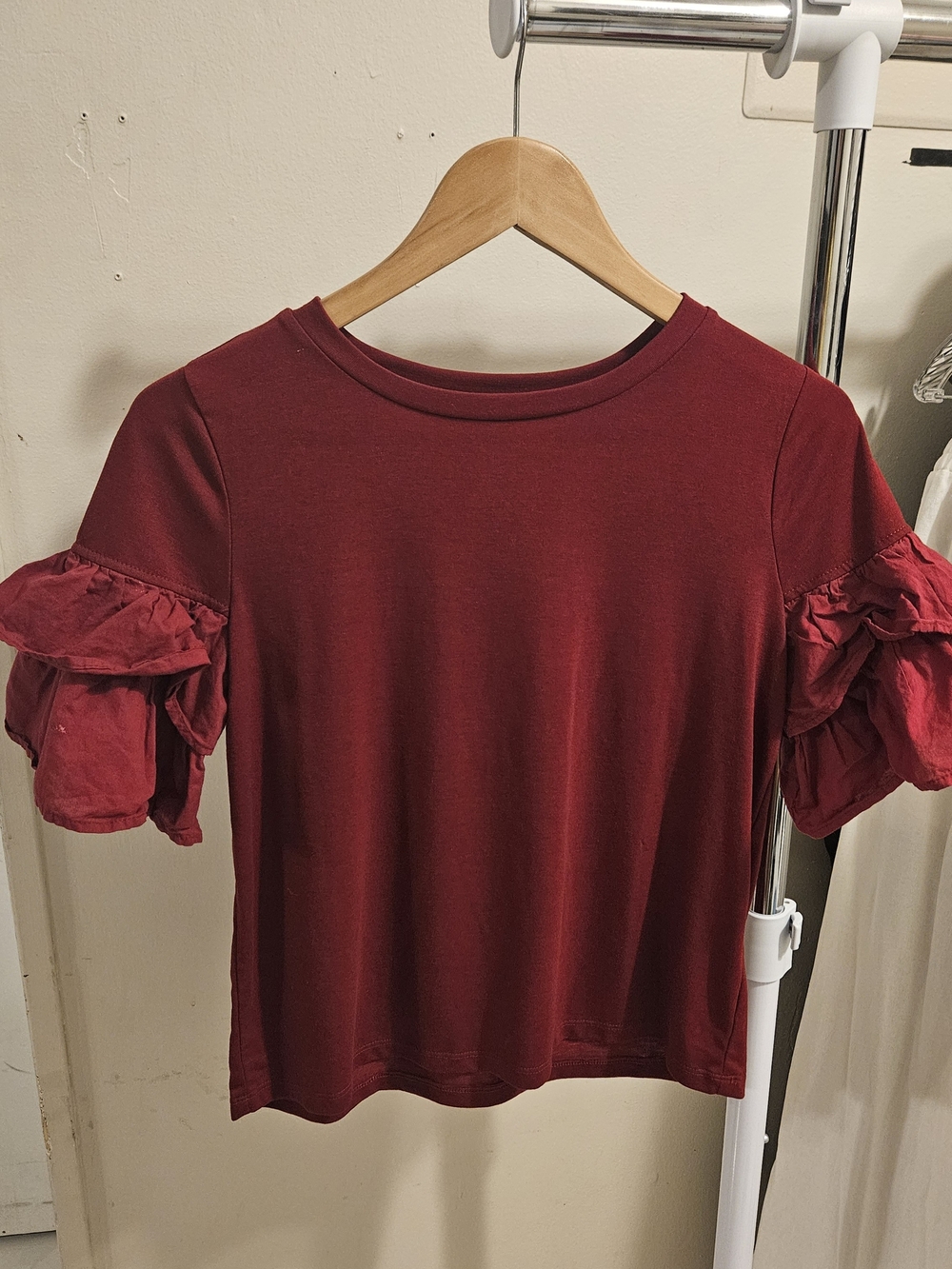 iris Burgundy Ruffle Sleeve Short Sleeve Tee